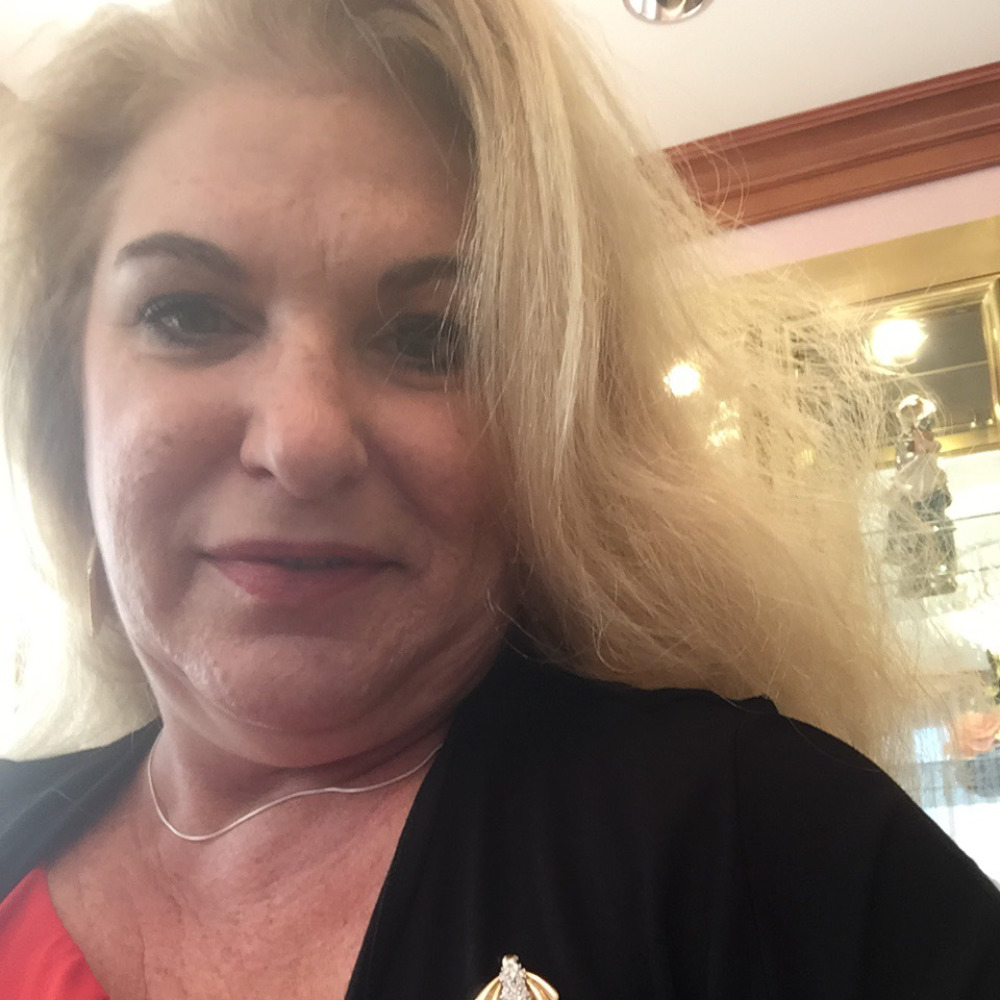 Meet your Posher, Leigh ann